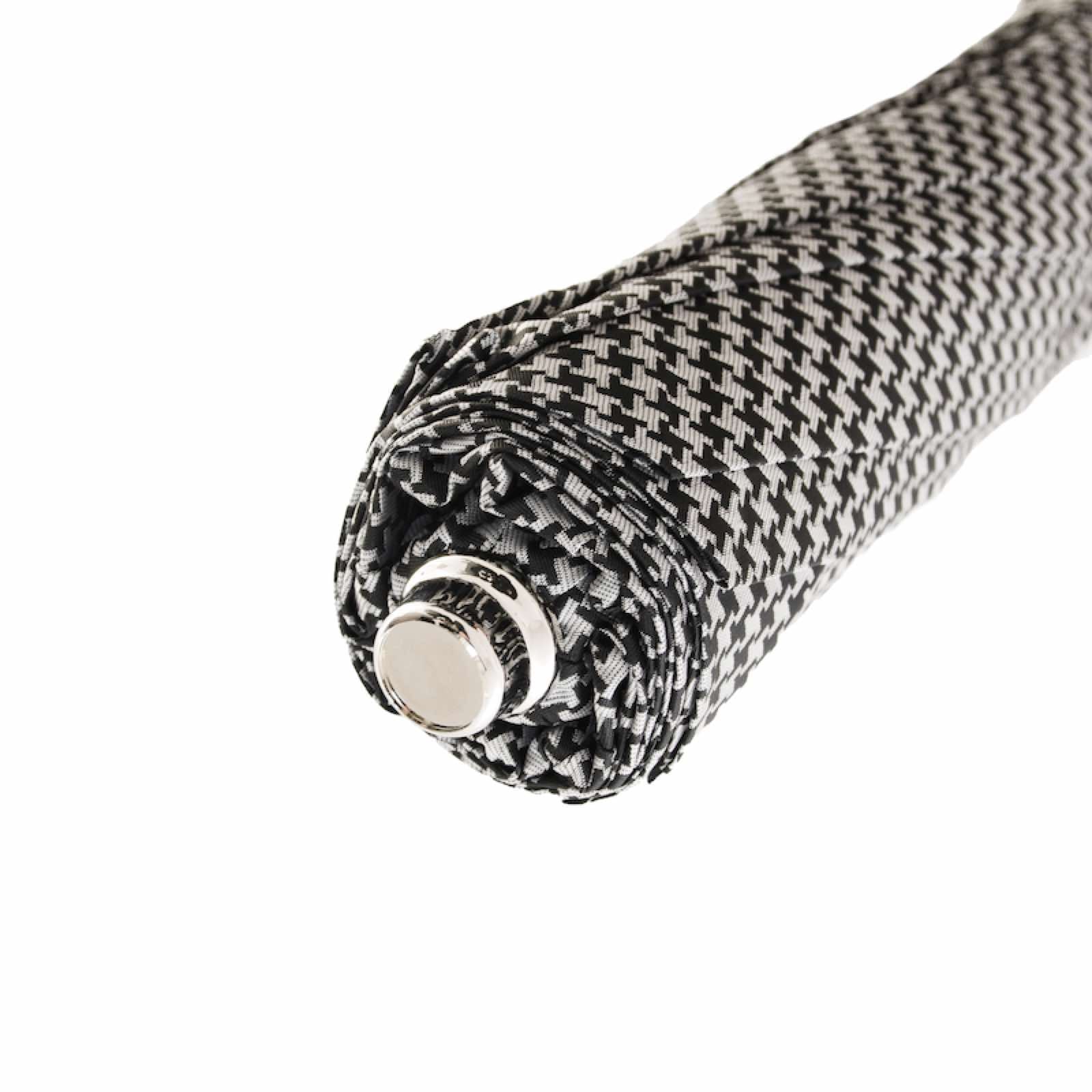 4cfe0c7ab4a7d11eebfbc5c936035e26